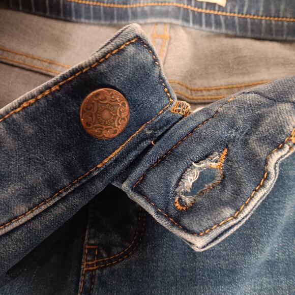 Soft Surroundings Blue Shorts Denim Pull Up Faux Zipper Size Medium 5 pocket - Picture 16 of 16